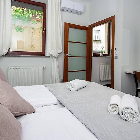 קרקוב Inpoint 2-Bedrooms Apartment With Private Garden And Free Parking מראה חיצוני תמונה