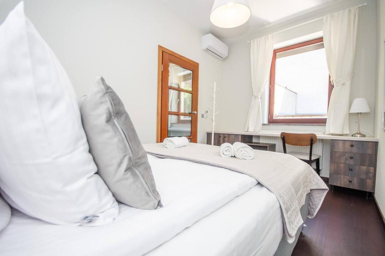 קרקוב Inpoint 2-Bedrooms Apartment With Private Garden And Free Parking מראה חיצוני תמונה