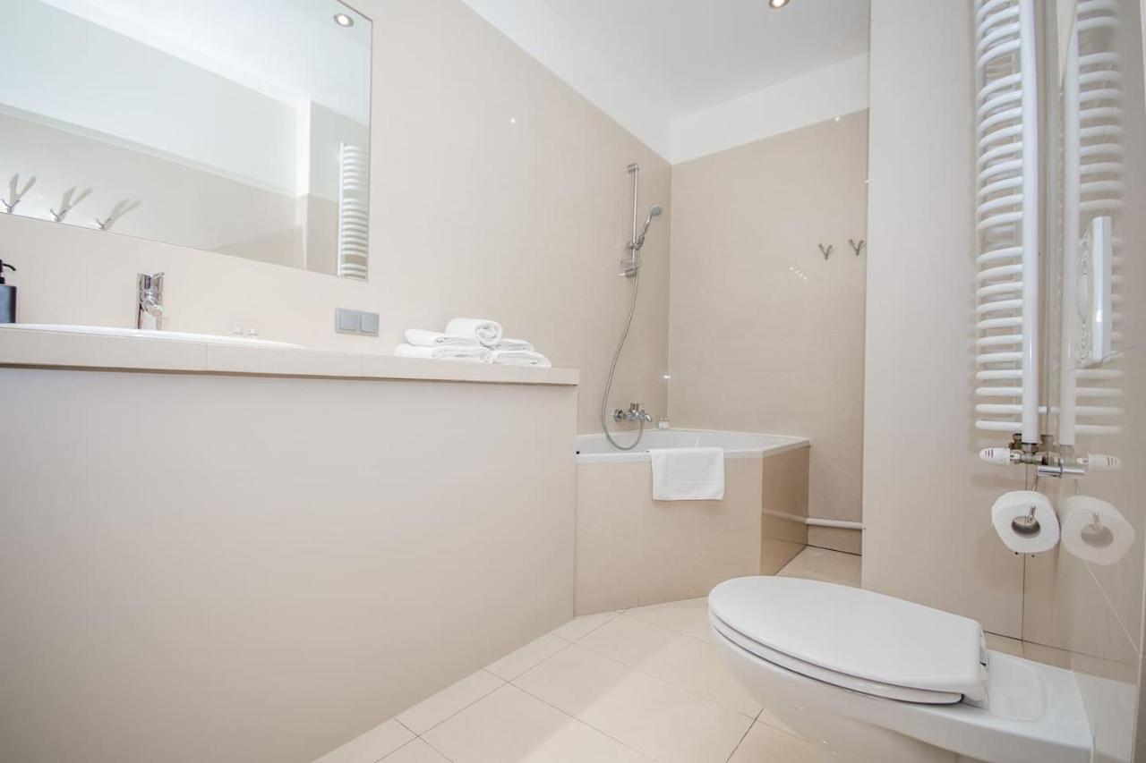 קרקוב Inpoint 2-Bedrooms Apartment With Private Garden And Free Parking מראה חיצוני תמונה